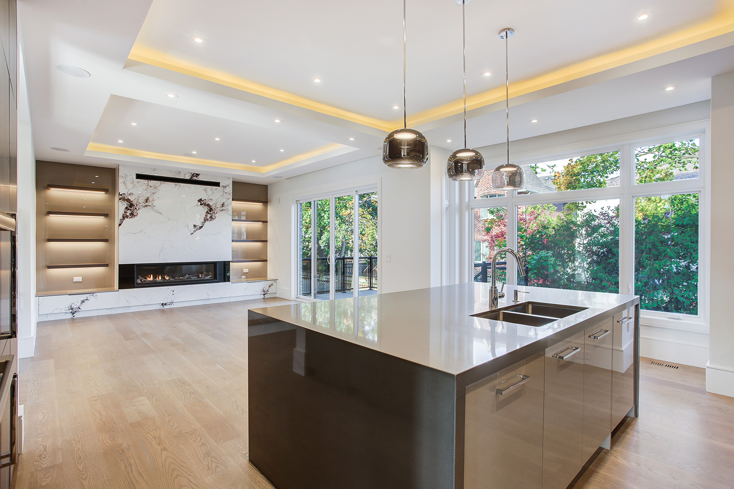 Venetian Development Group, Slider