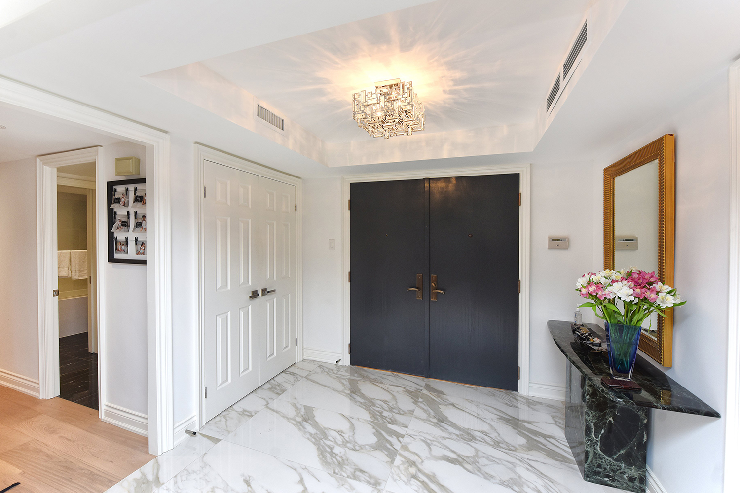 Venetian Development Group, Slider