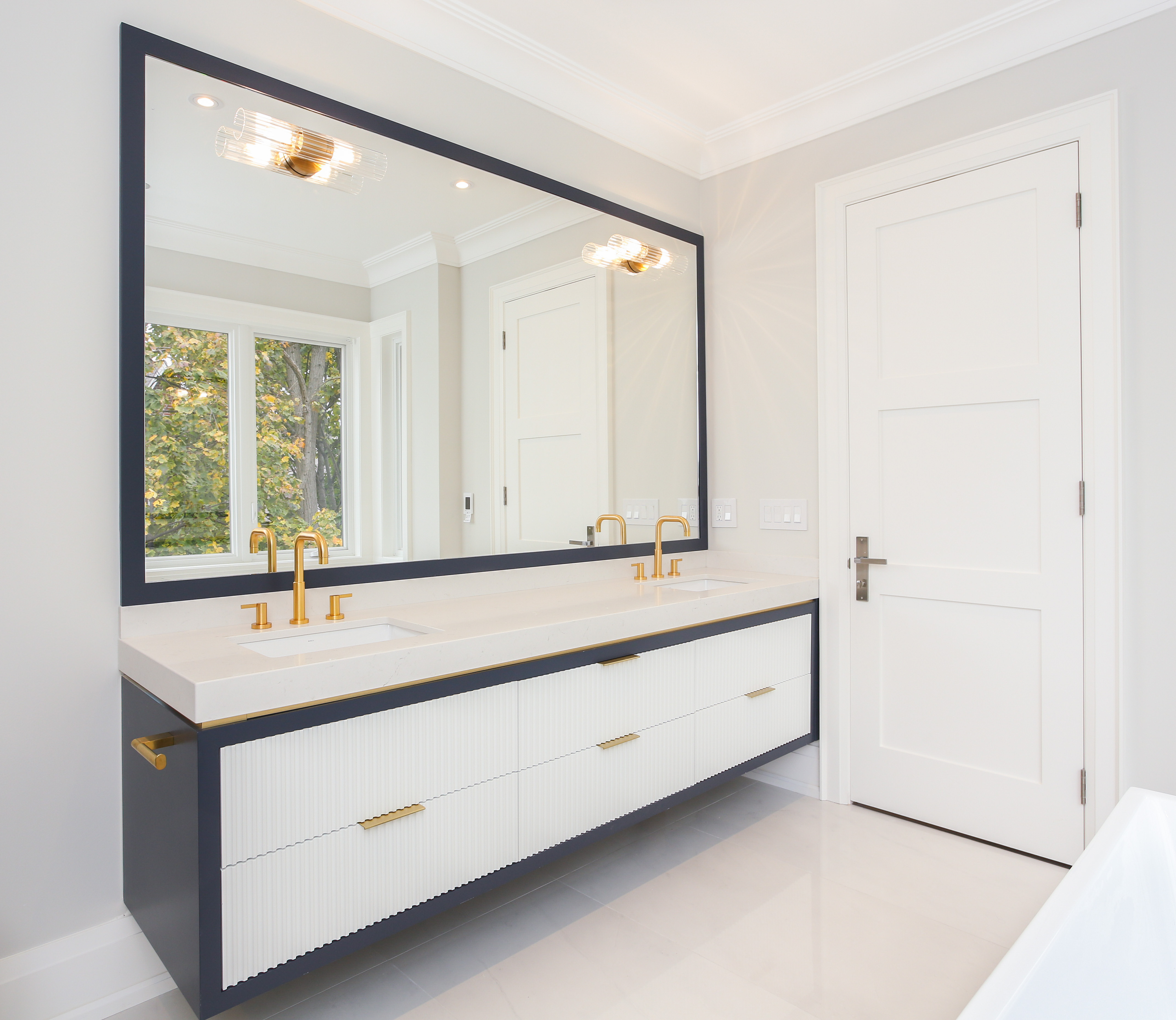 Venetian Development Group, Slider