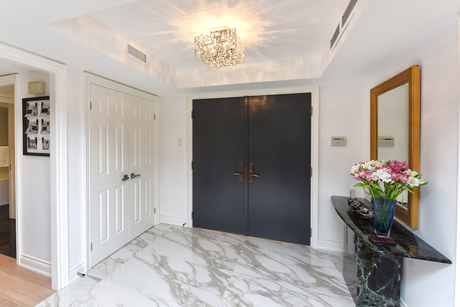 Venetian Development Group, Slider