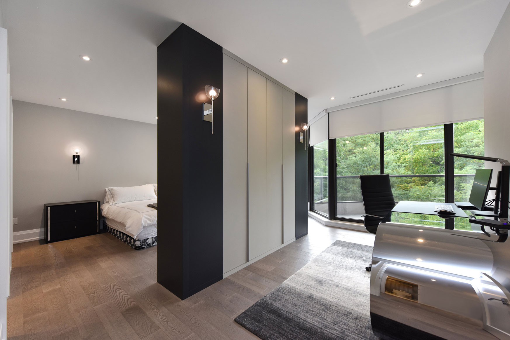 Venetian Development Group, Slider