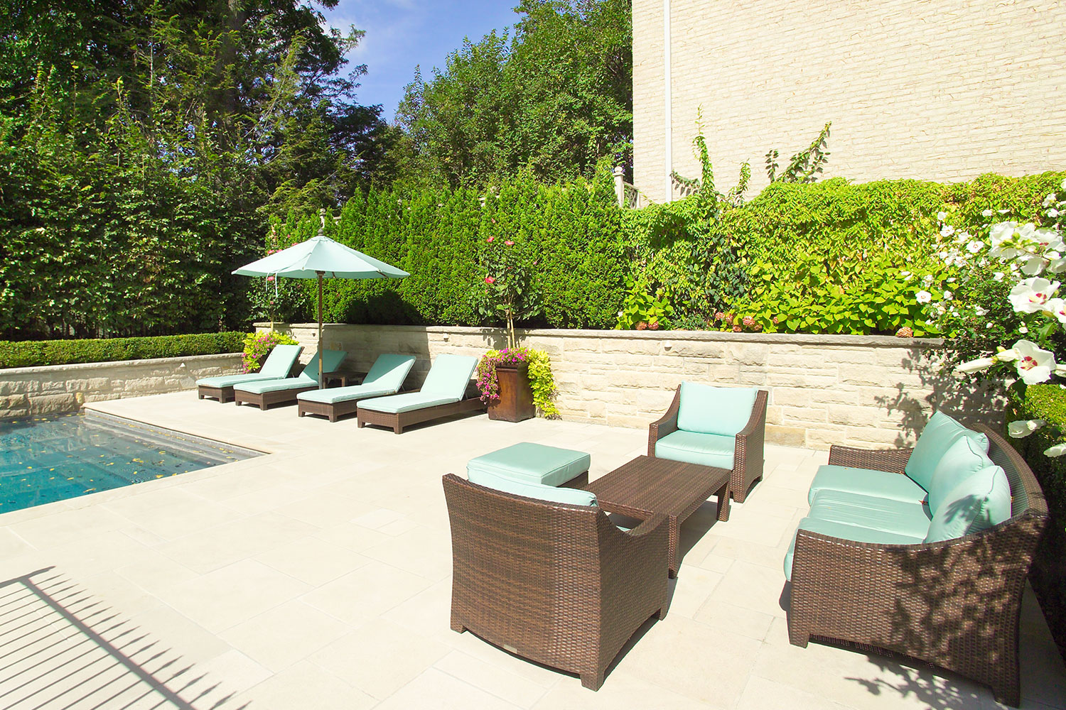 Venetian Development Group, Slider